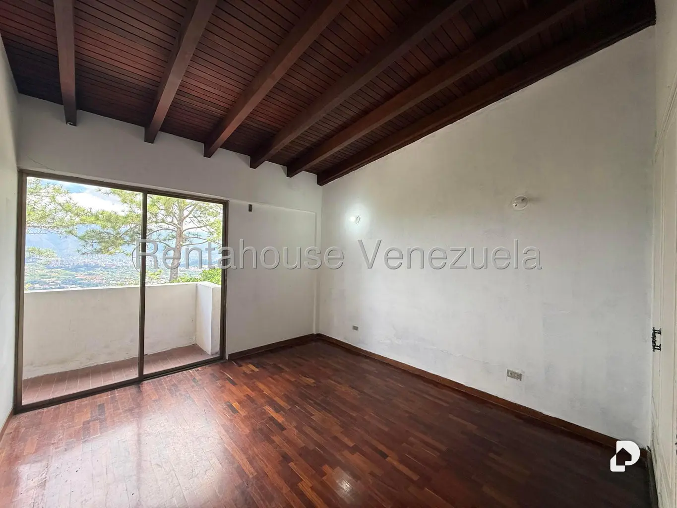 Casa en Alto Prado, Caracas – 30