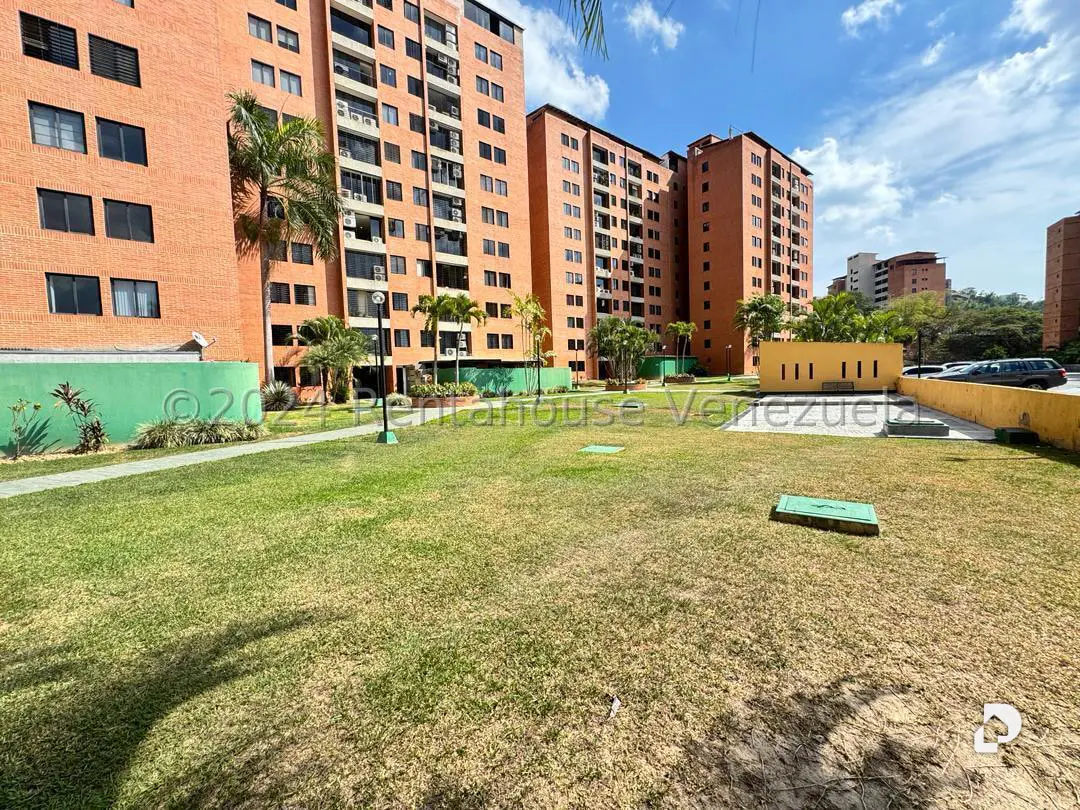 Apartamento en Colinas de La Tahona, Caracas – 2