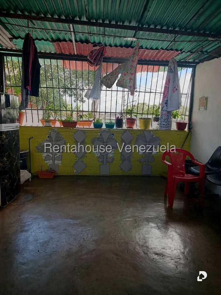 Casa en Catia, Caracas – 24