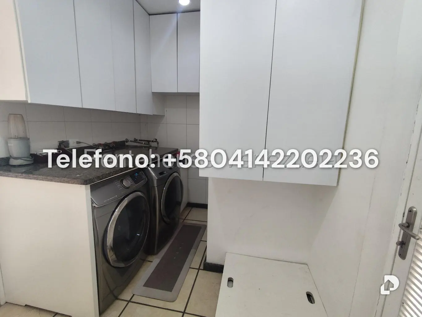 Casa en Lomas de La Lagunita, Caracas – 32