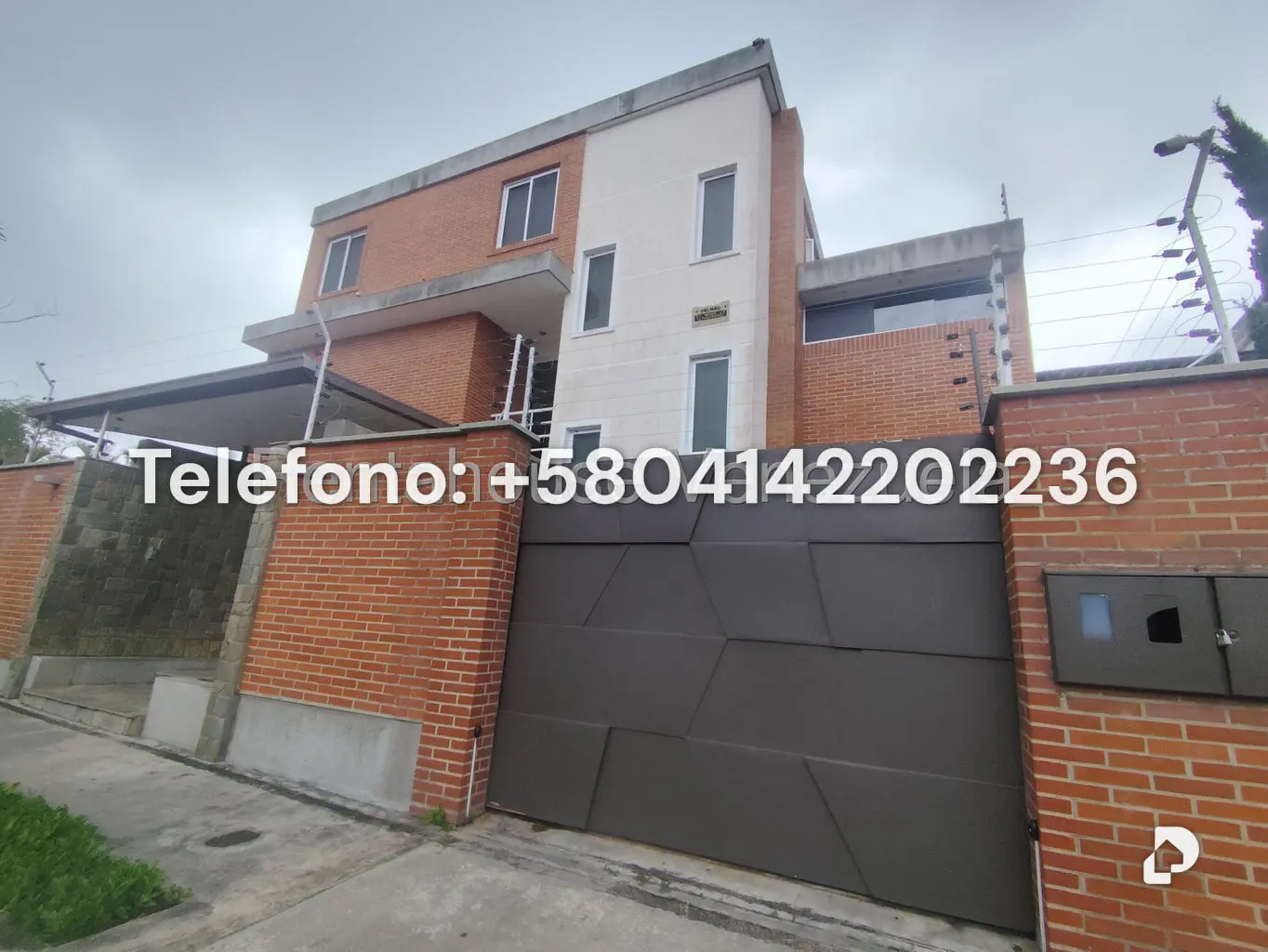 Casa en Lomas de La Lagunita, Caracas – 1