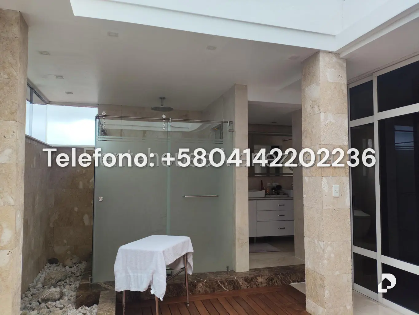 Casa en Lomas de La Lagunita, Caracas – 63