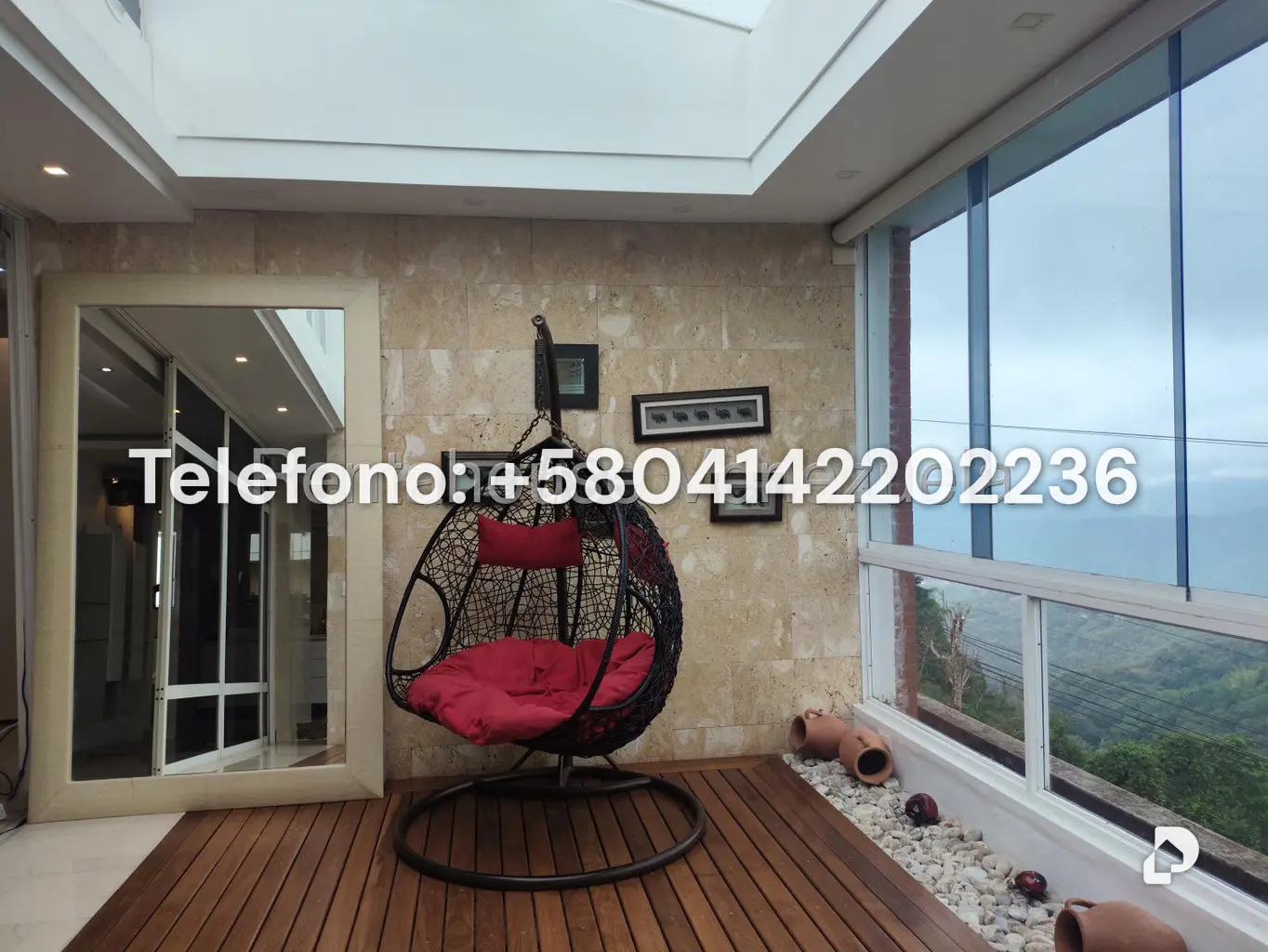 Casa en Lomas de La Lagunita, Caracas – 61