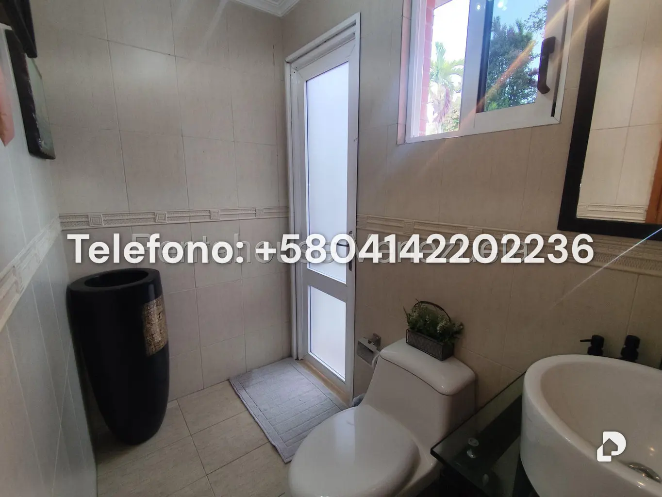 Casa en Lomas de La Lagunita, Caracas – 71