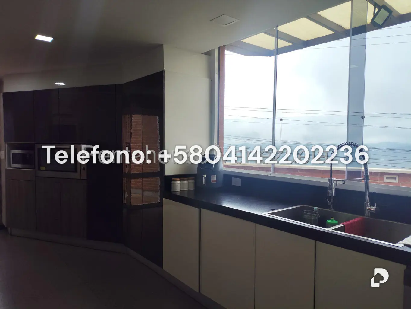 Casa en Lomas de La Lagunita, Caracas – 29