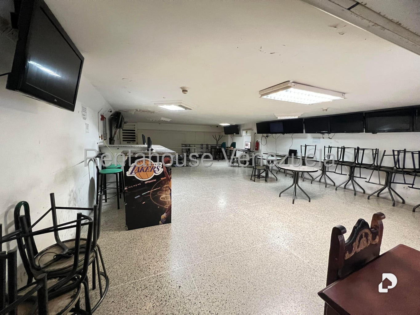 Local comercial en Parroquia La Candelaria, Caracas – 20