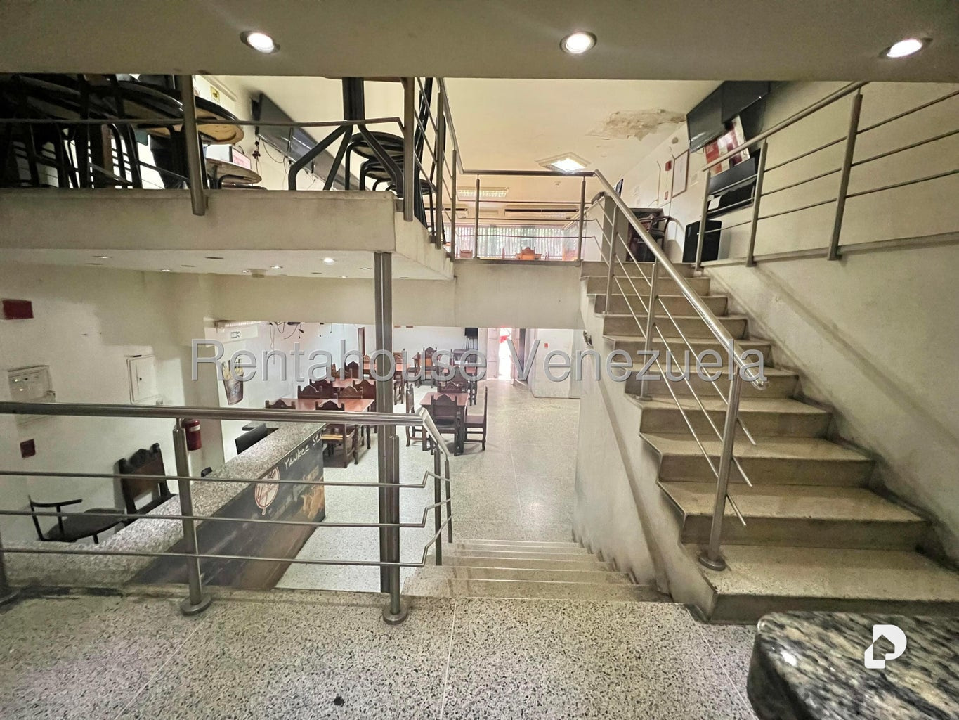 Local comercial en Parroquia La Candelaria, Caracas – 11