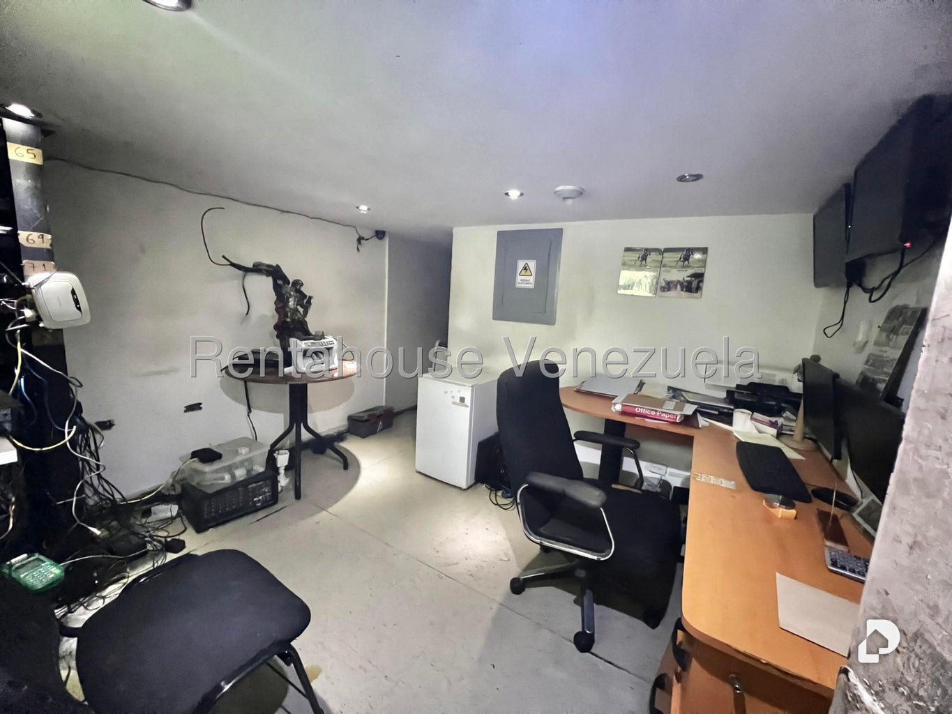 Local comercial en Parroquia La Candelaria, Caracas – 22