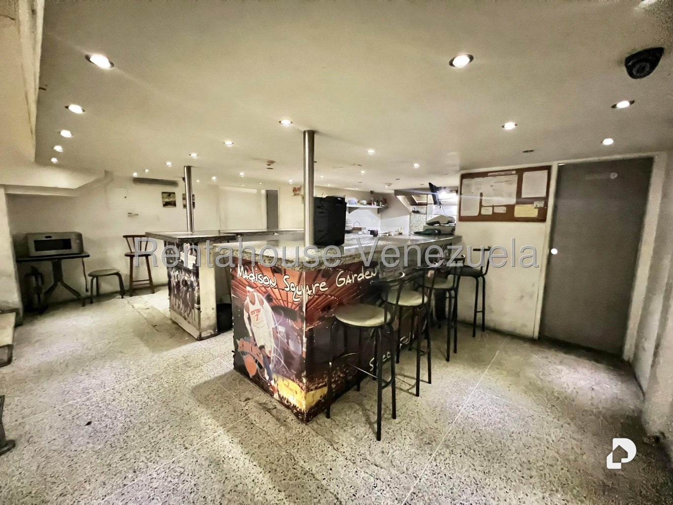 Local comercial en Parroquia La Candelaria, Caracas – 12