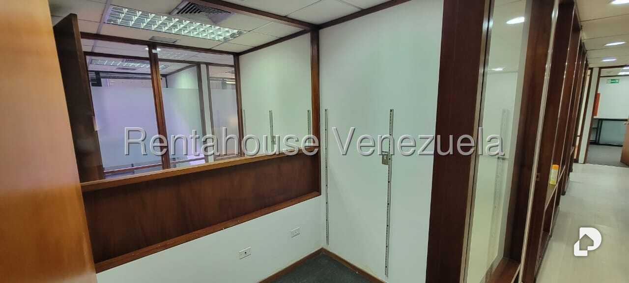 Local comercial en El Rosal, Caracas – 4
