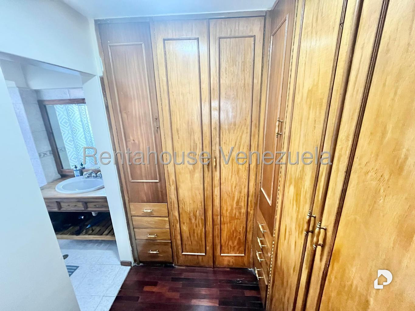 Apartamento en La Florida, Caracas – 22