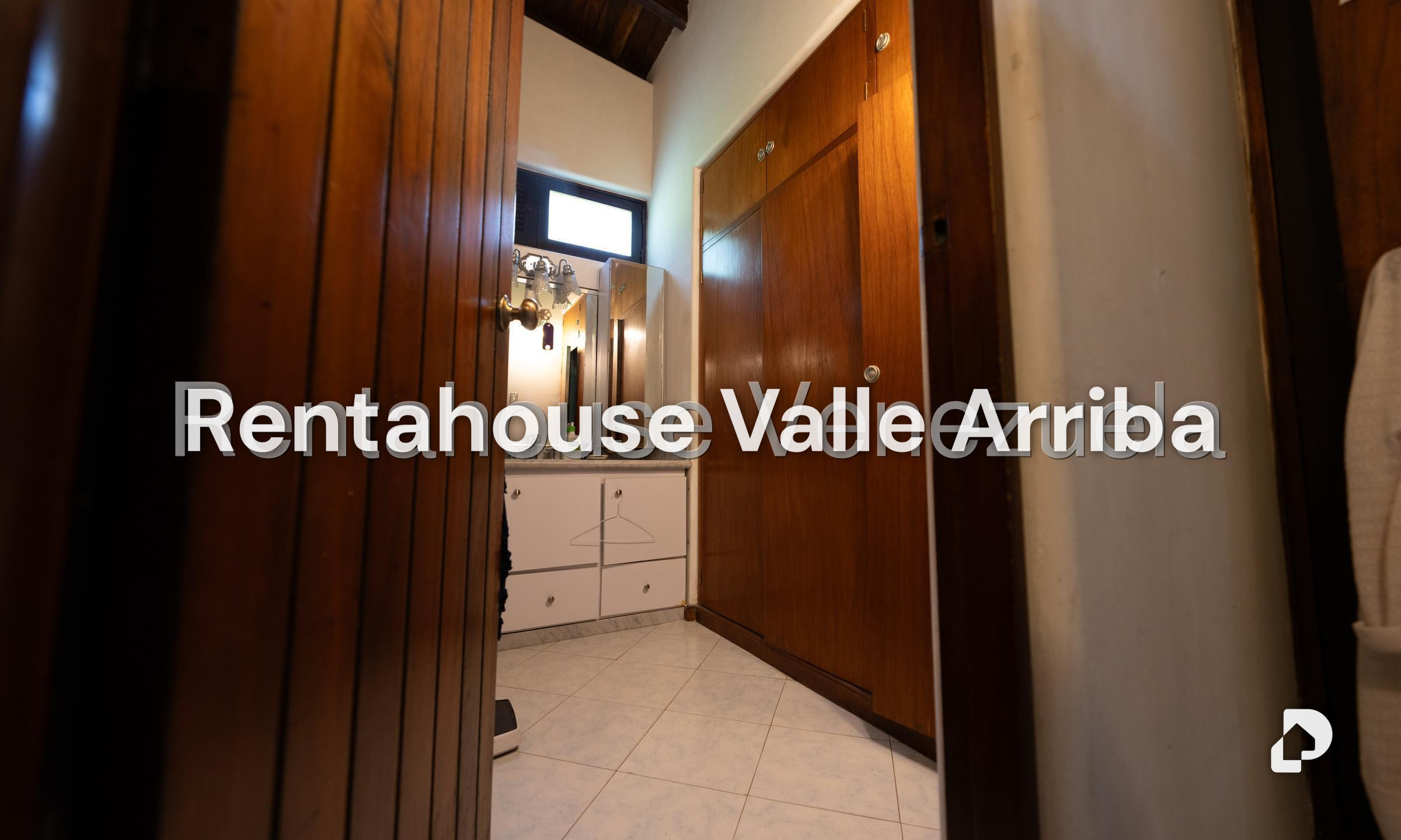 House in Cerro Verde, Caracas – 25
