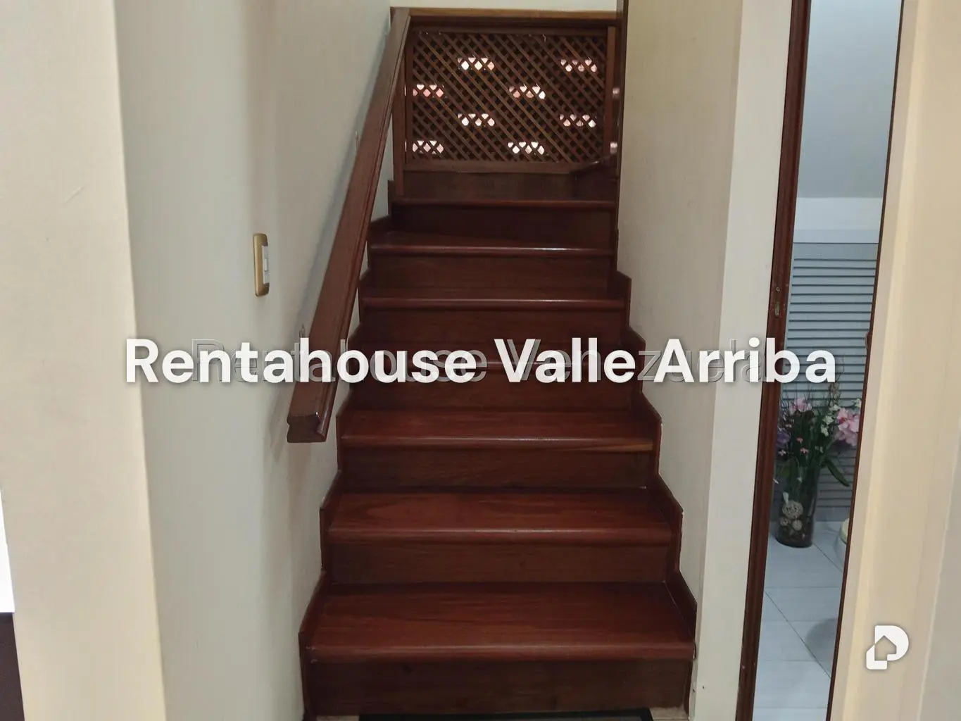 House in La Boyera, Caracas – 21
