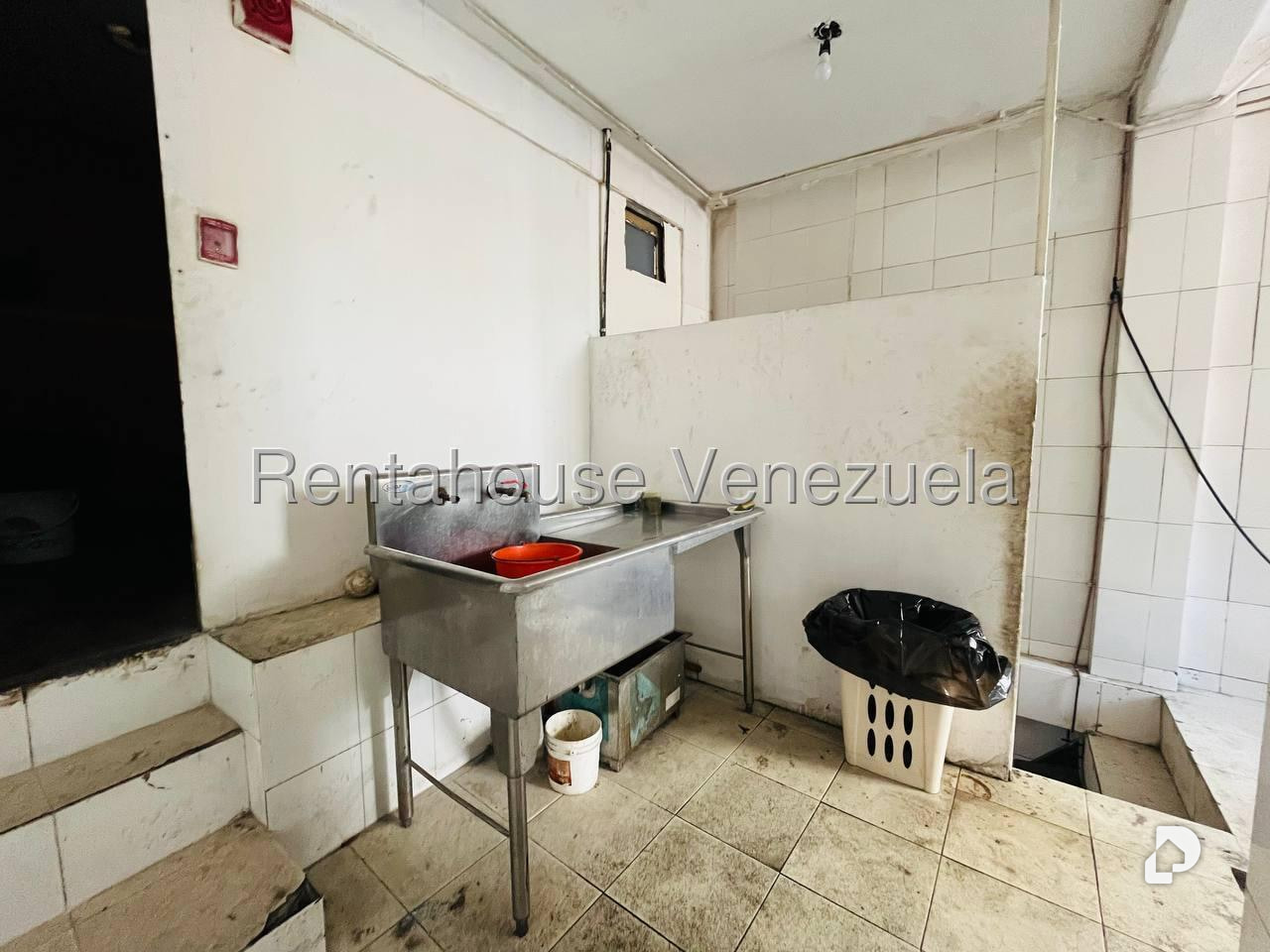 Local comercial en Parroquia Santa Teresa, Caracas