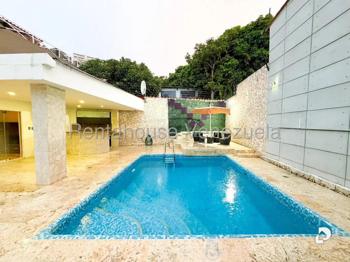 Casa en Santa Inés, Caracas – 3