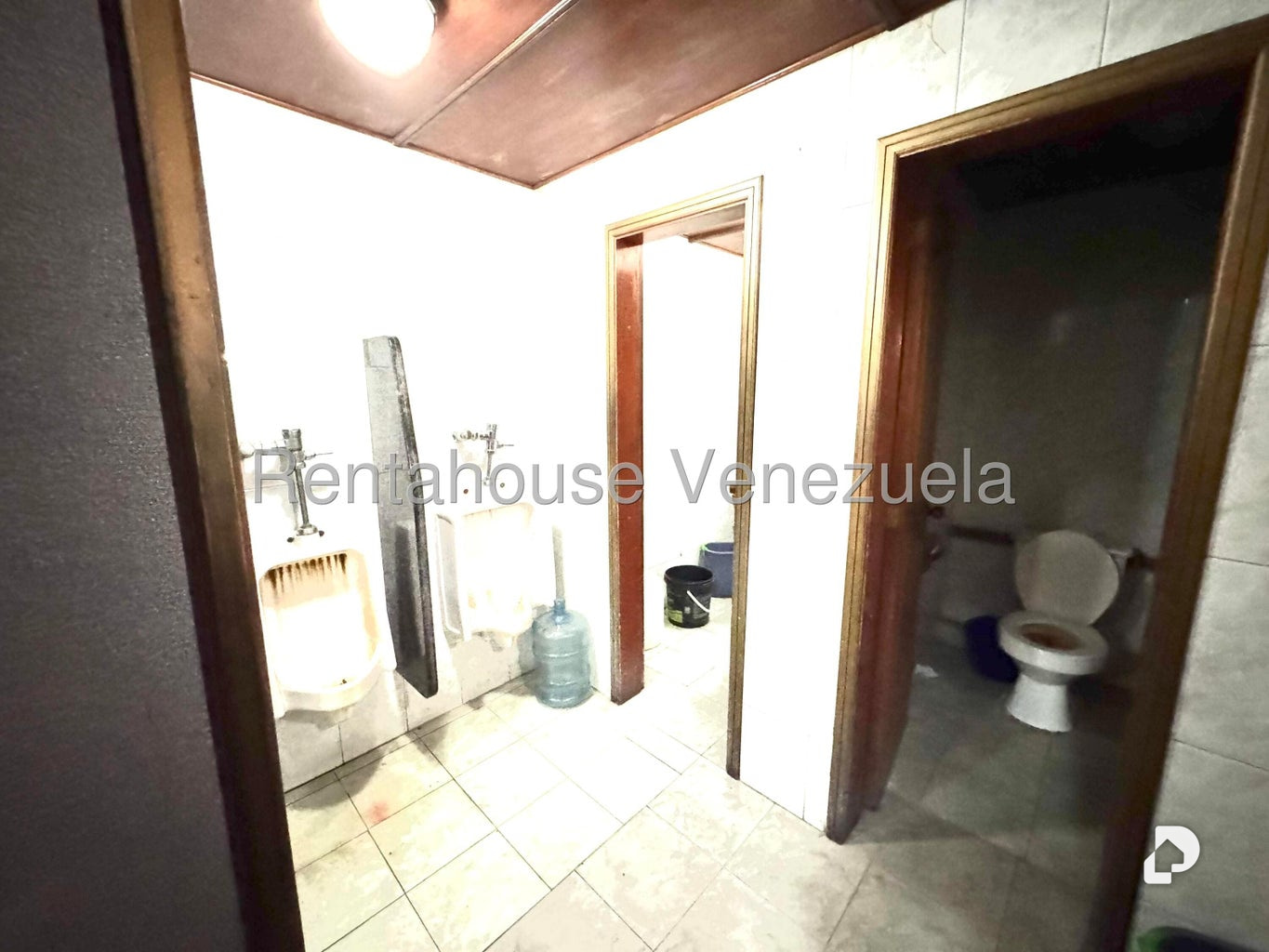 Local comercial en Parque Central, Caracas – 11