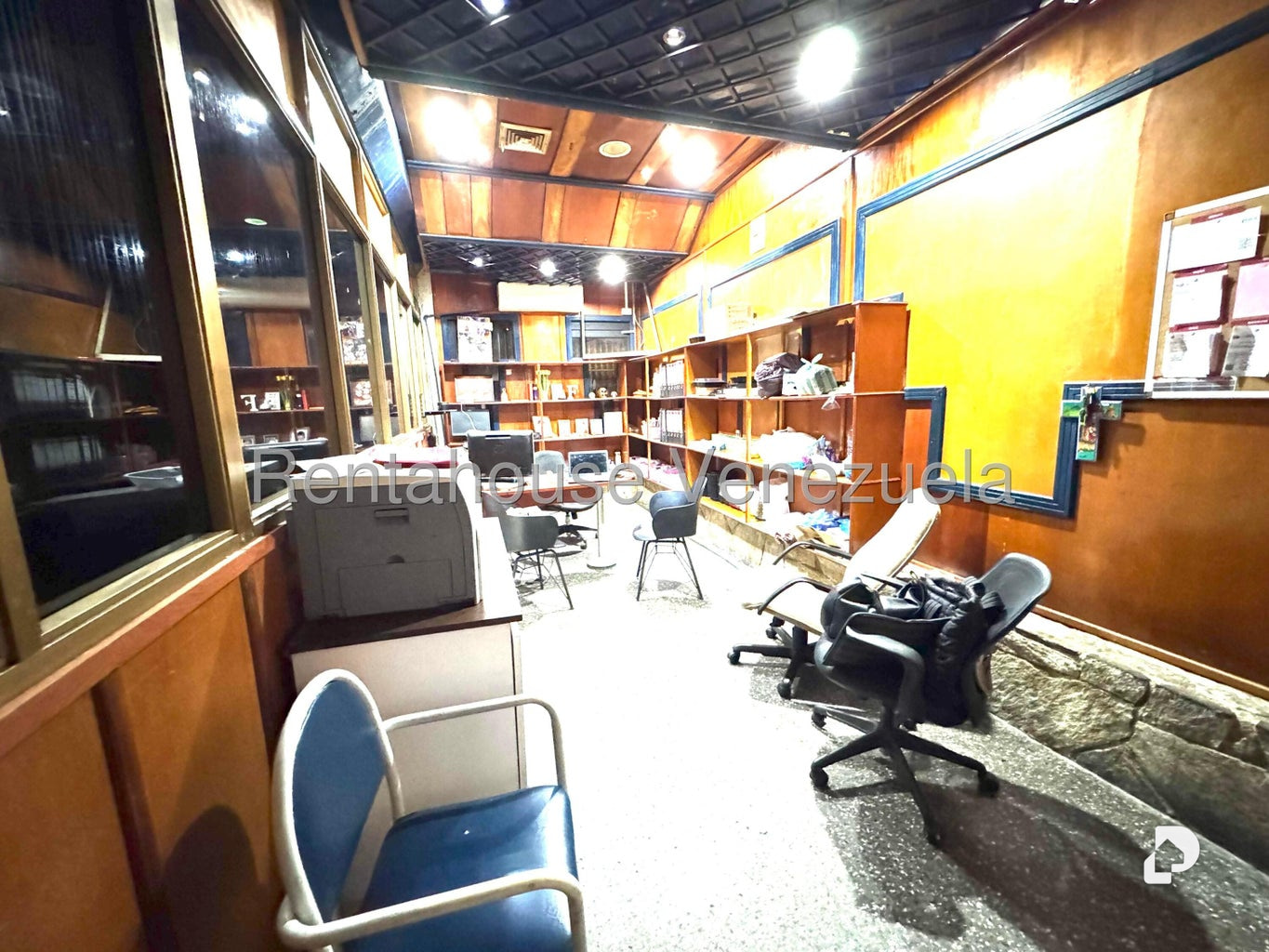 Local comercial en Parque Central, Caracas – 2