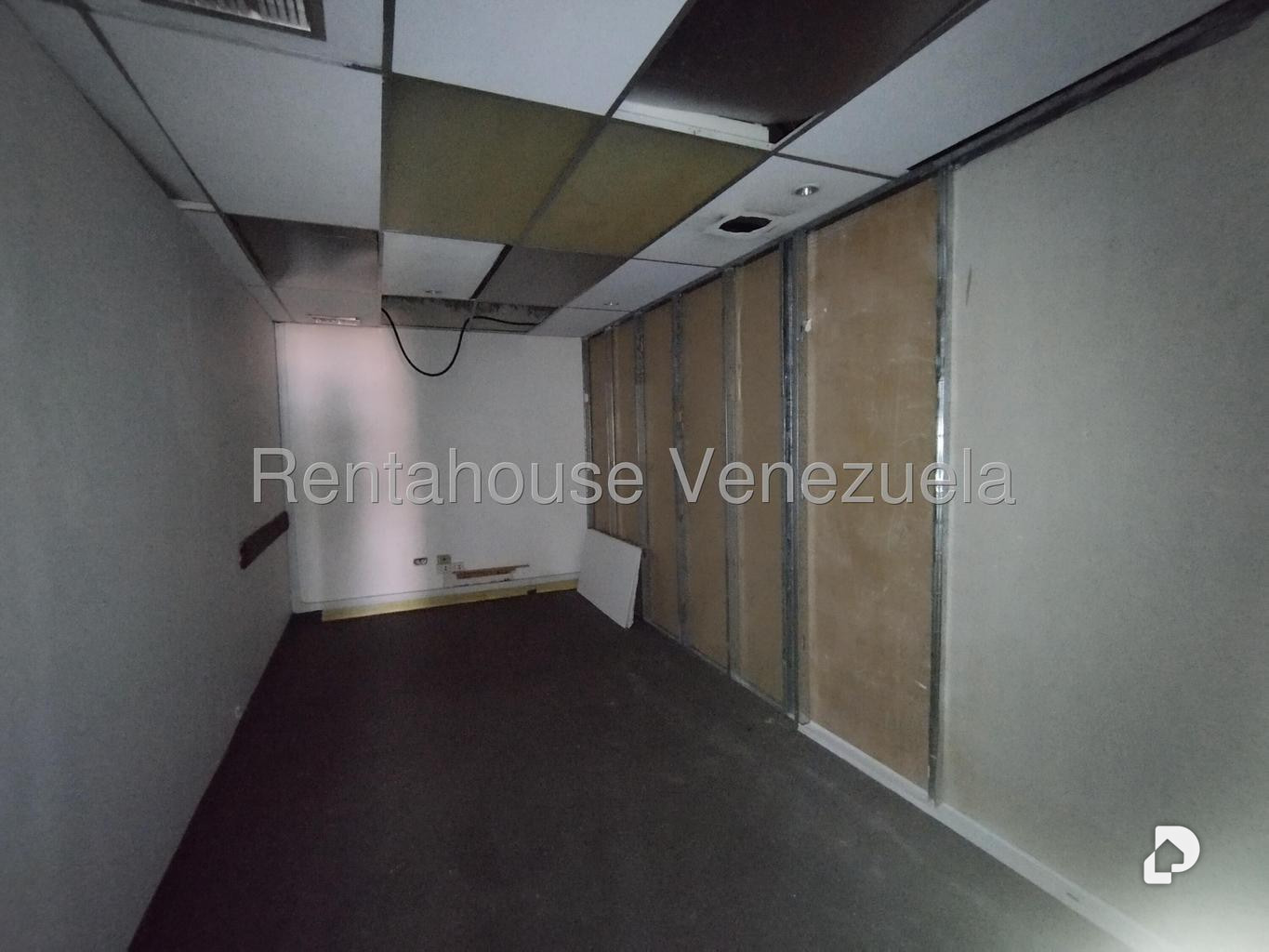 Oficina en Los Palos Grandes, Caracas – 5