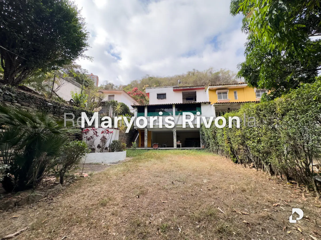 Casa en Santa Rosa de Lima, Caracas – 25