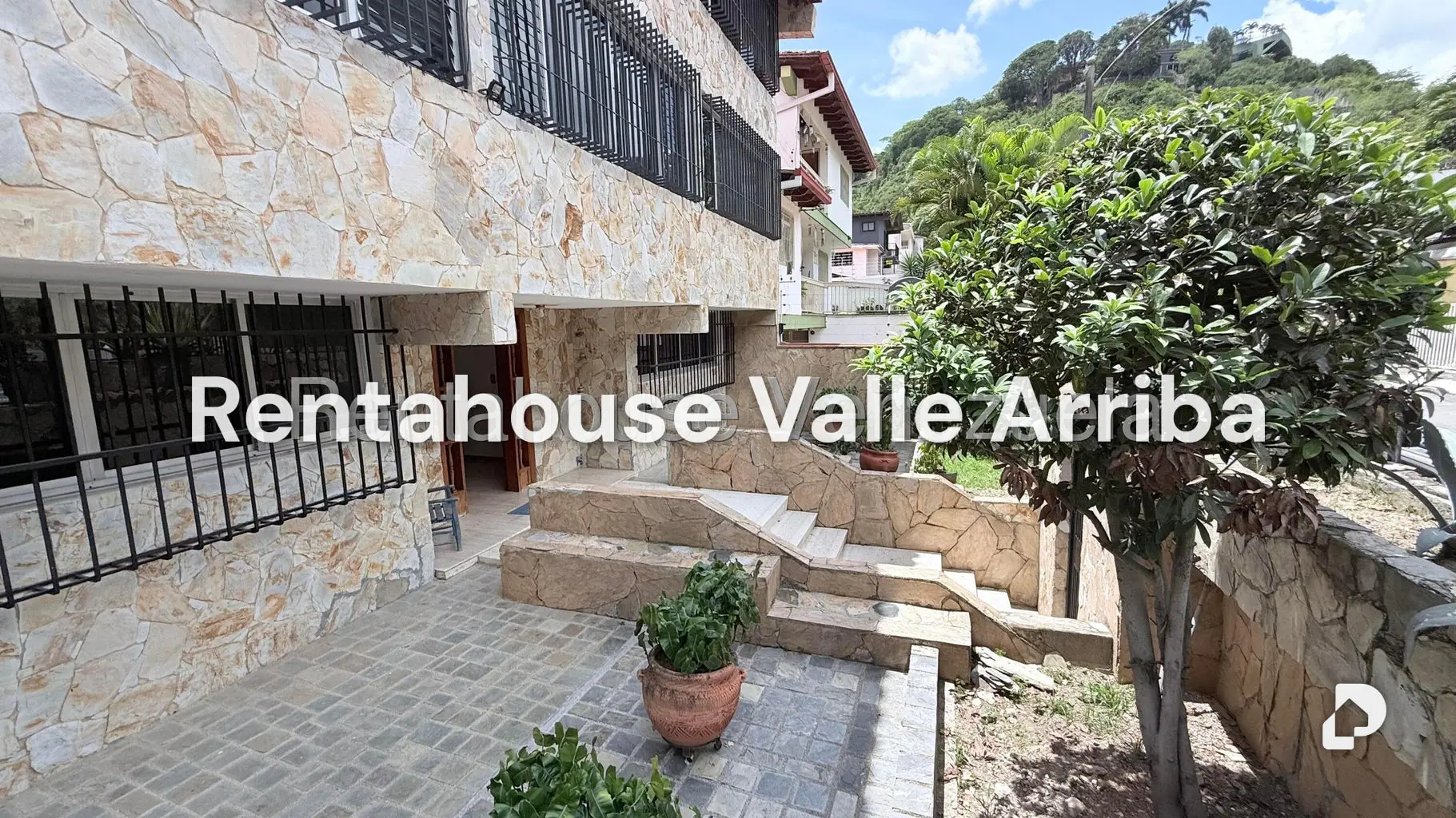 Casa en Santa Sofía, Caracas – 2