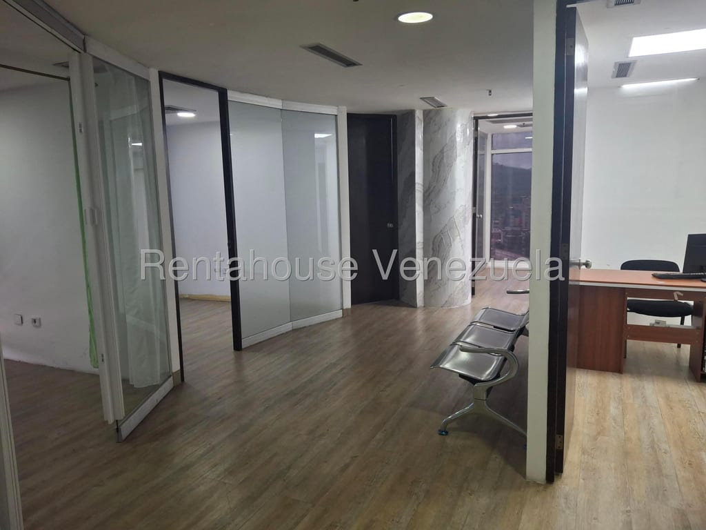 Local comercial en El Recreo, Caracas - 1