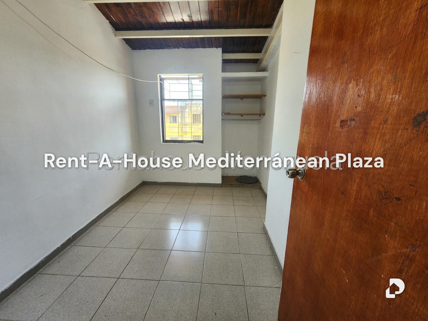 Apartment in Paraparal, Los Guayos – 9