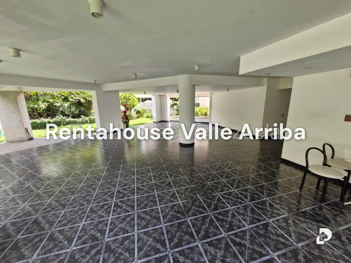 Apartamento en Los Palos Grandes, Caracas – 23
