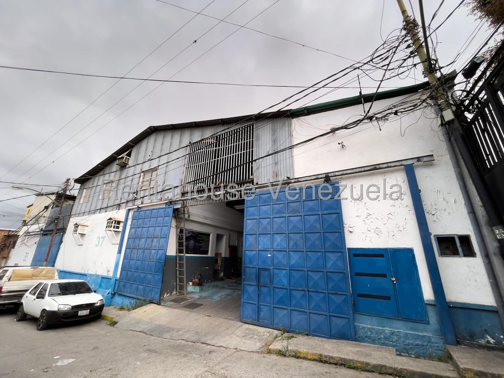 Warehouse in Boleíta Sur, Caracas - 1