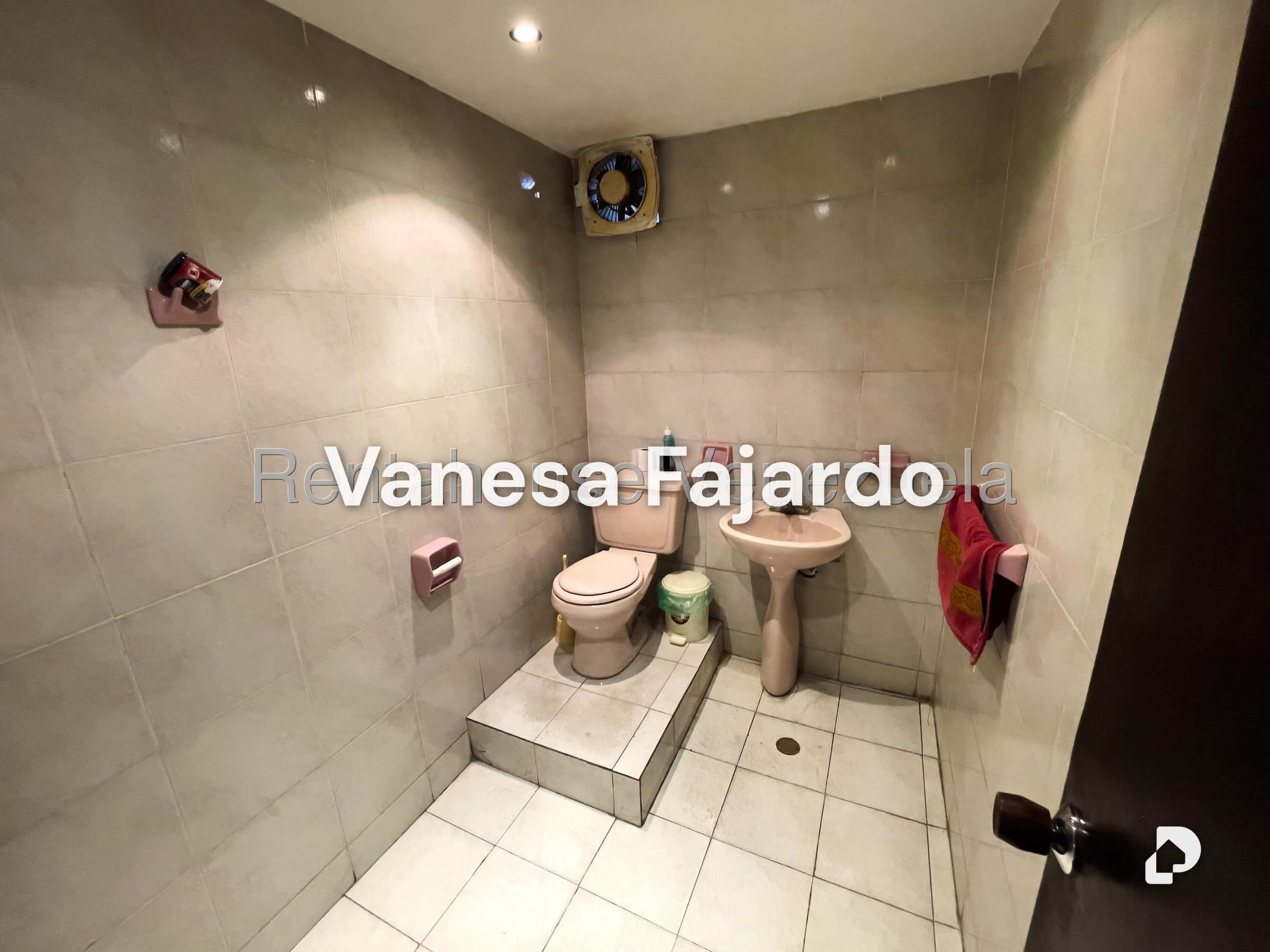 Galpón en Boleíta Sur, Caracas – 25