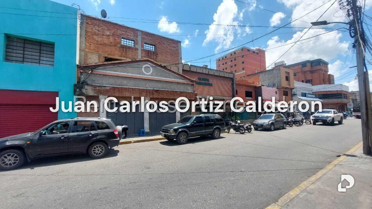 Local comercial en Catia, Caracas – 24