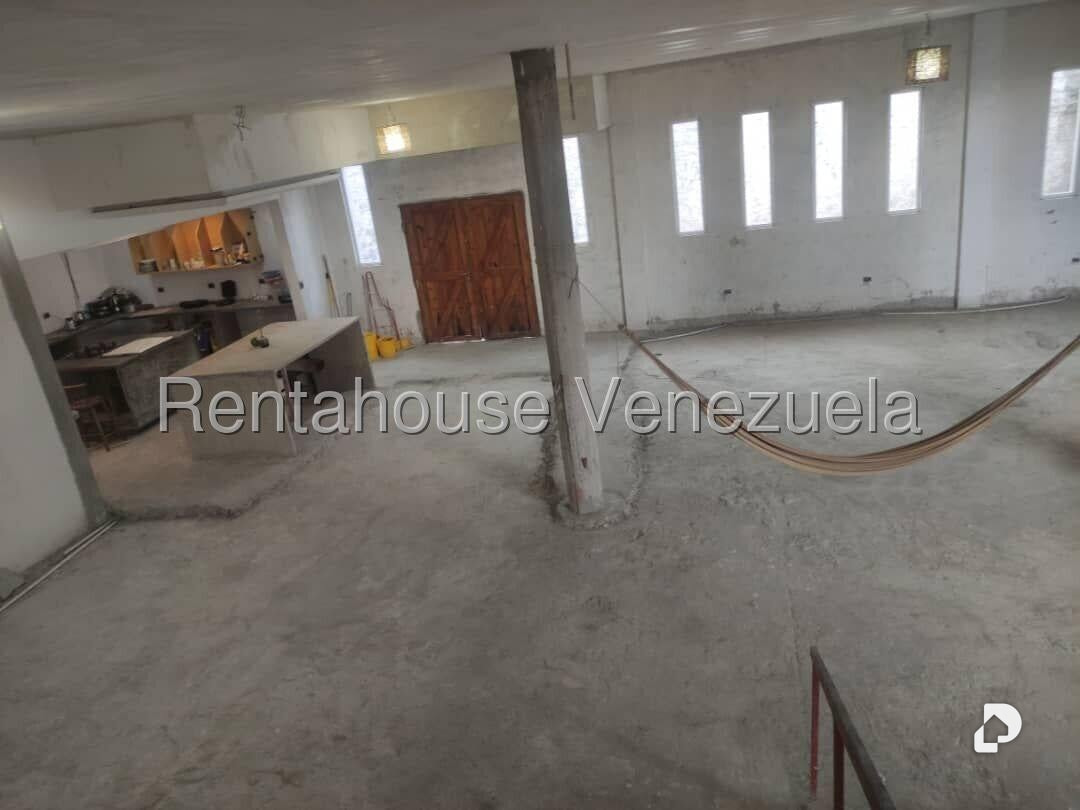 Casa en Los Guayabitos, Caracas – 3