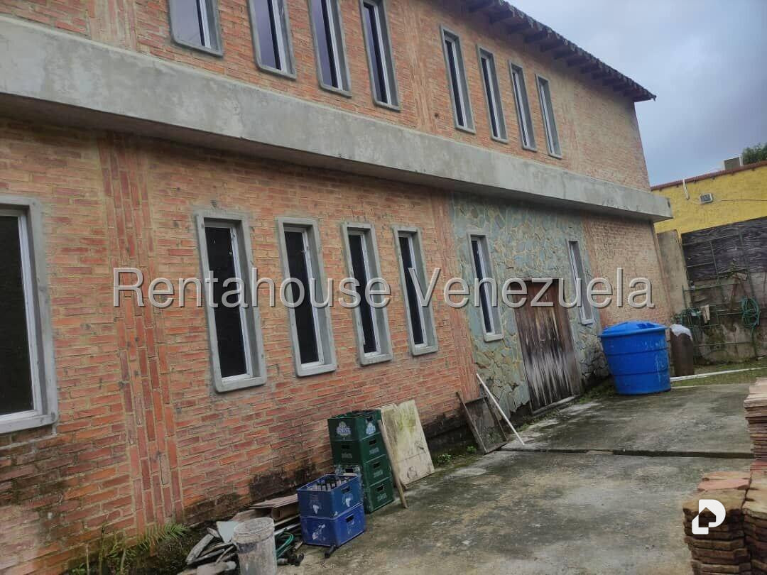 Casa en Los Guayabitos, Caracas – 11