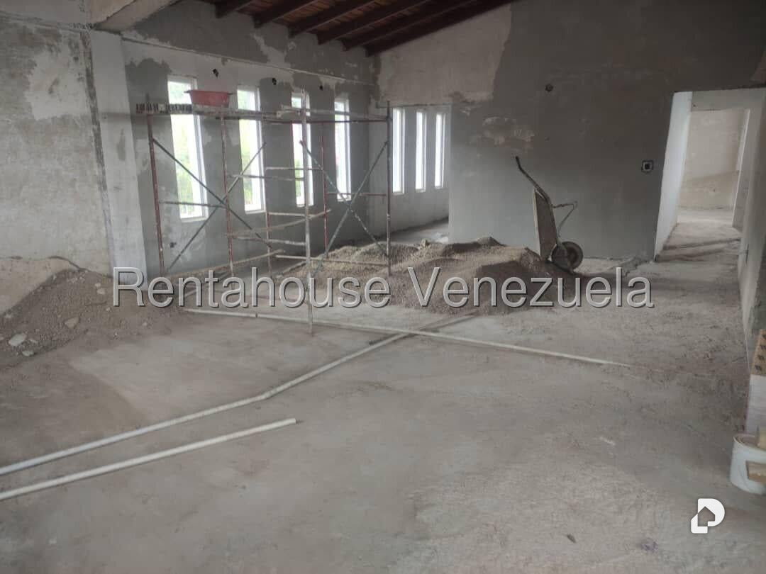 Casa en Los Guayabitos, Caracas – 13