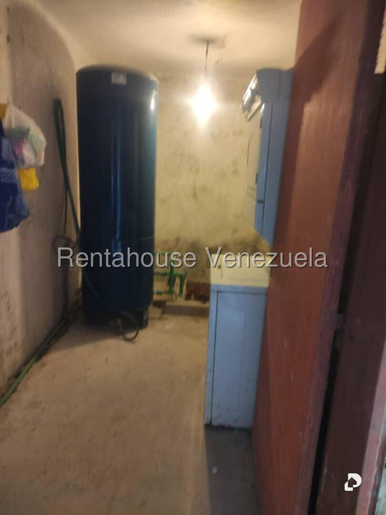 Casa en Los Guayabitos, Caracas – 17