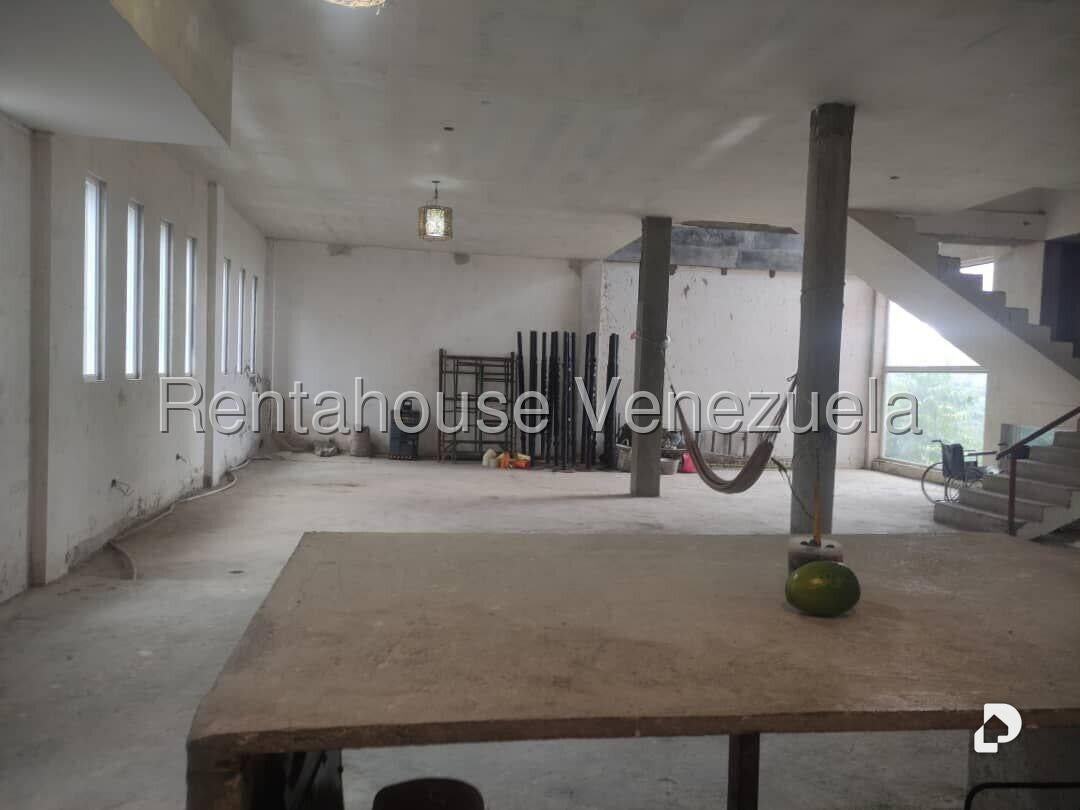 Casa en Los Guayabitos, Caracas – 18