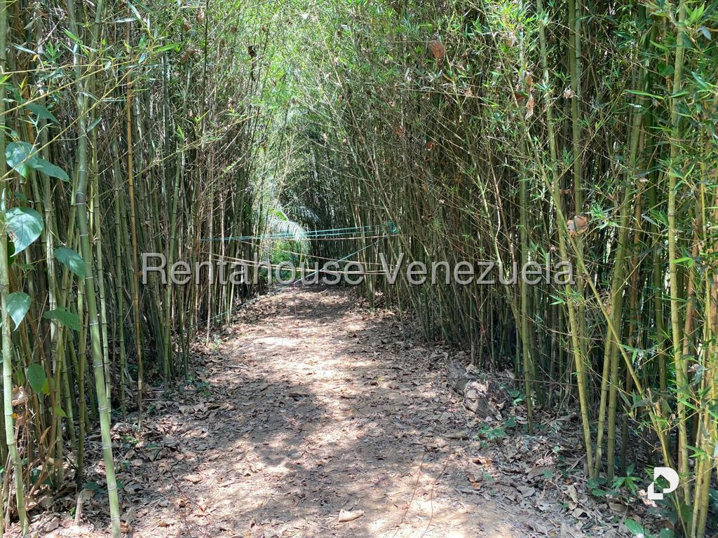 Terreno en El Hatillo, Caracas – 24