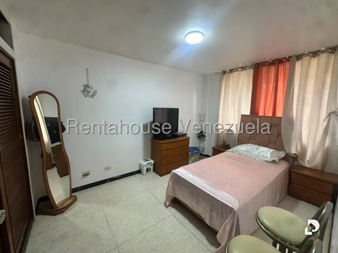 Apartamento en San Bernardino, Caracas – 19