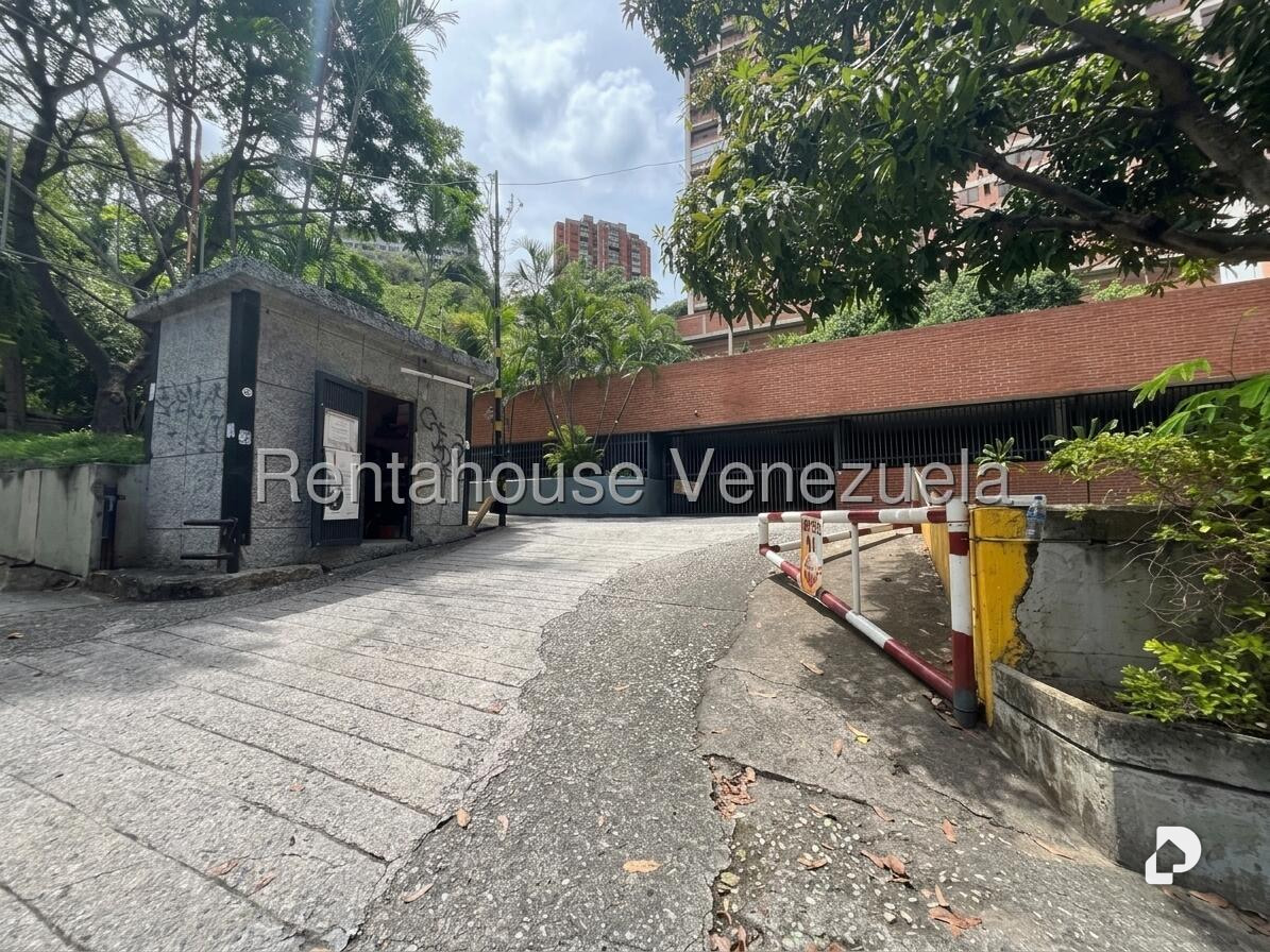 Local comercial en Santa Paula, Caracas – 19