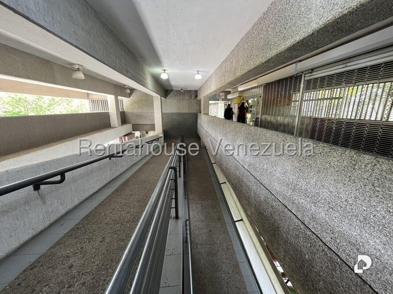 Local comercial en Santa Paula, Caracas – 17