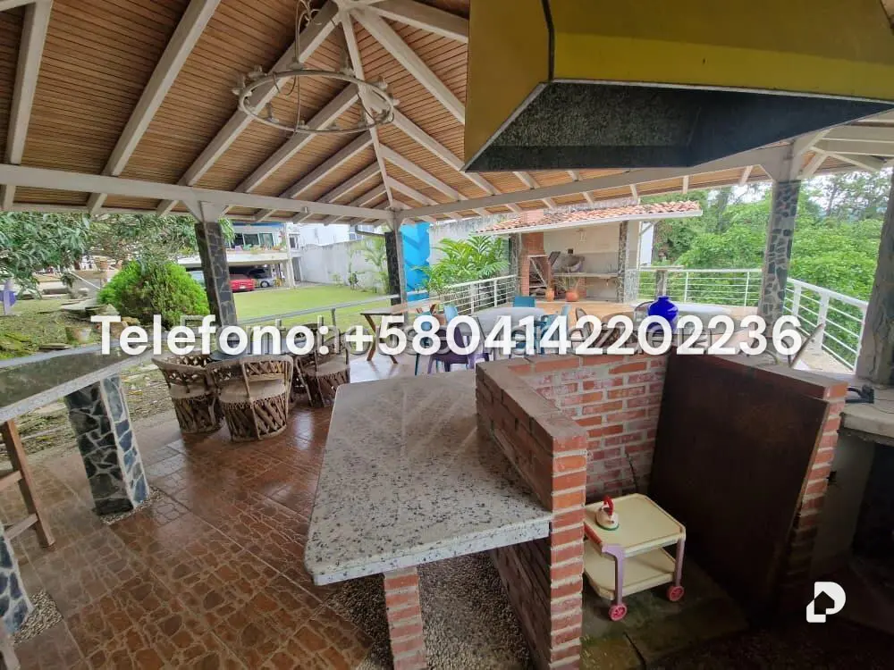 Casa en Lomas de La Lagunita, Caracas – 11