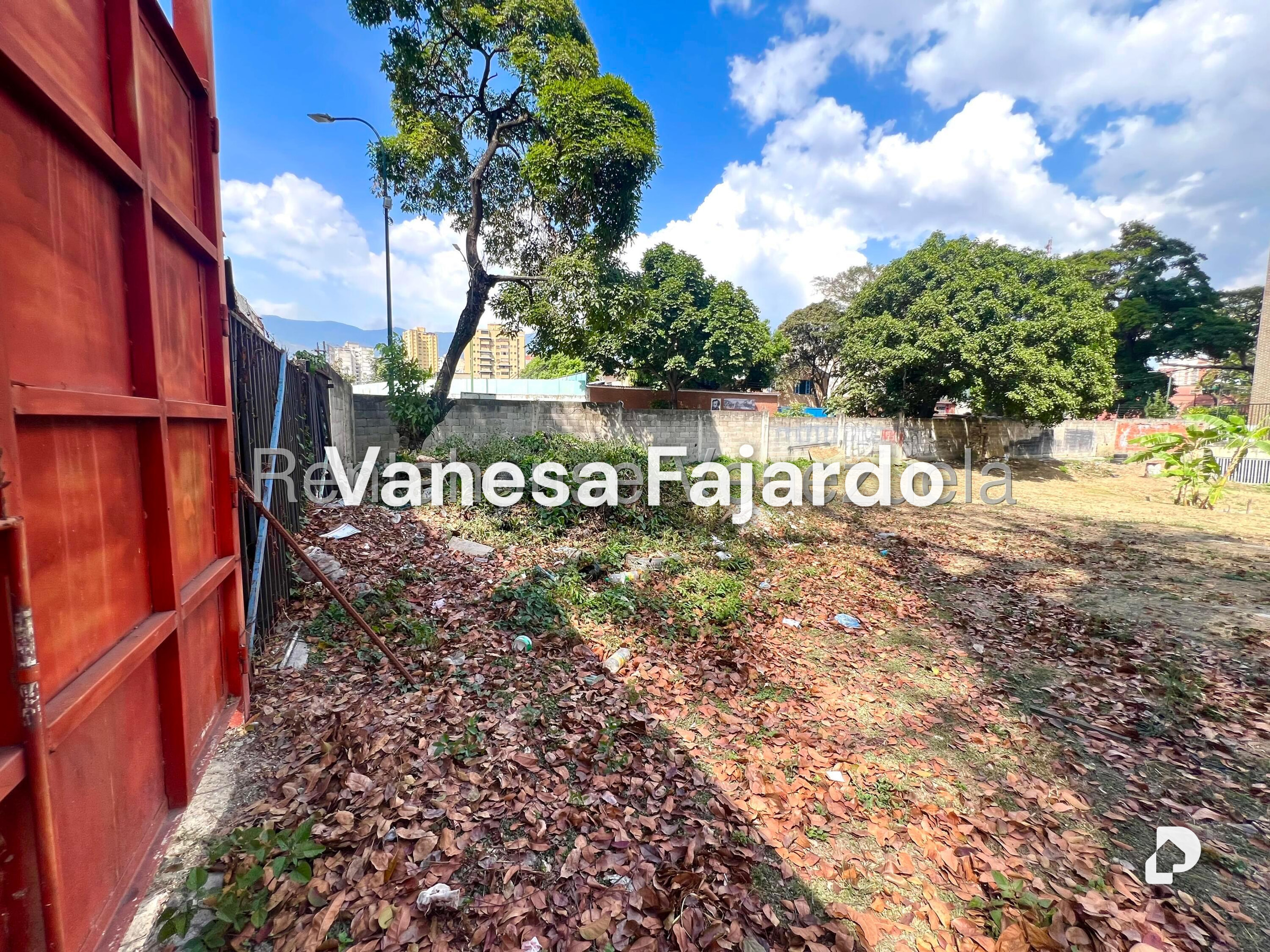 Terreno en El Paraíso, Caracas – 4