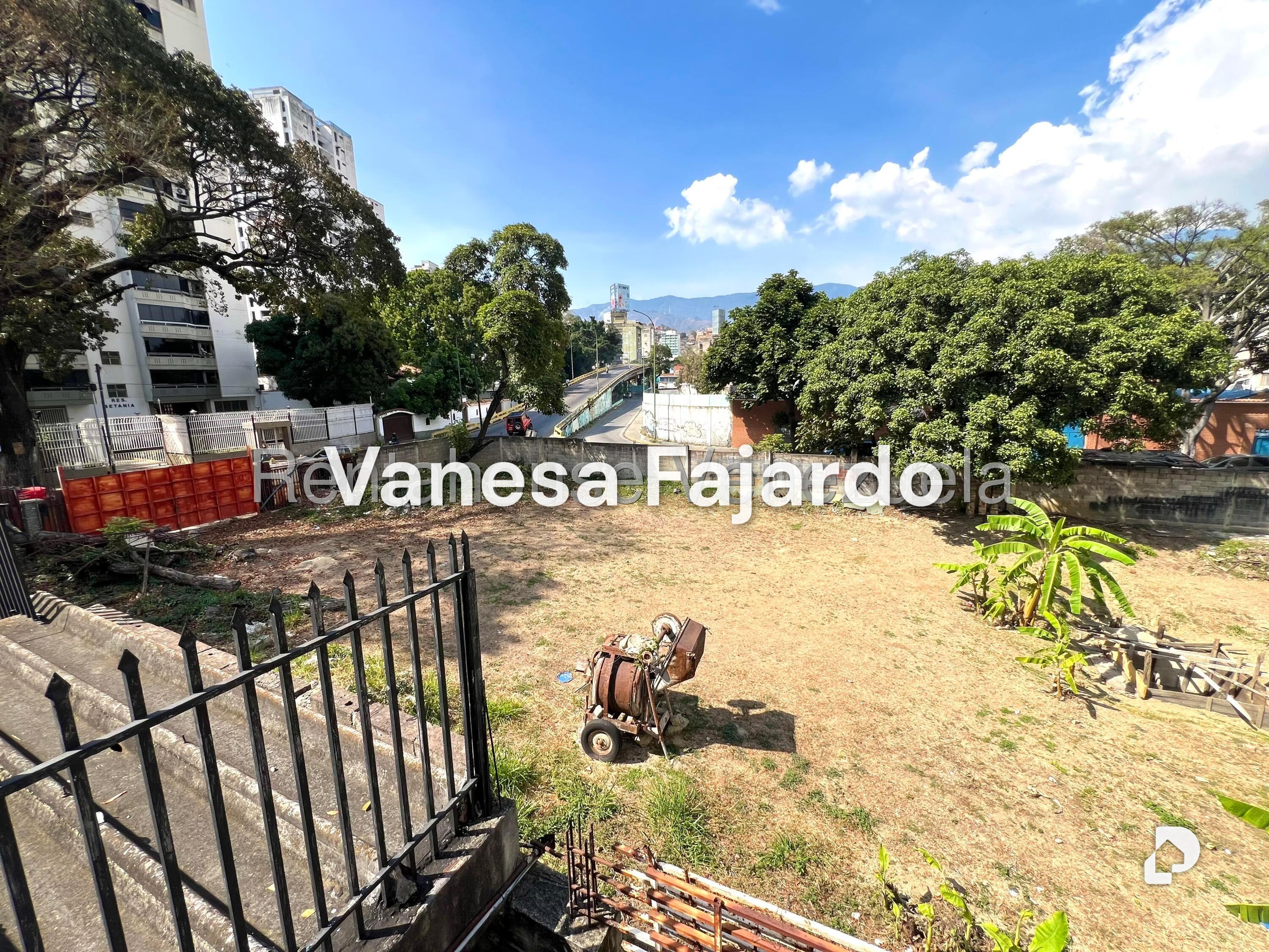 Terreno en El Paraíso, Caracas – 5