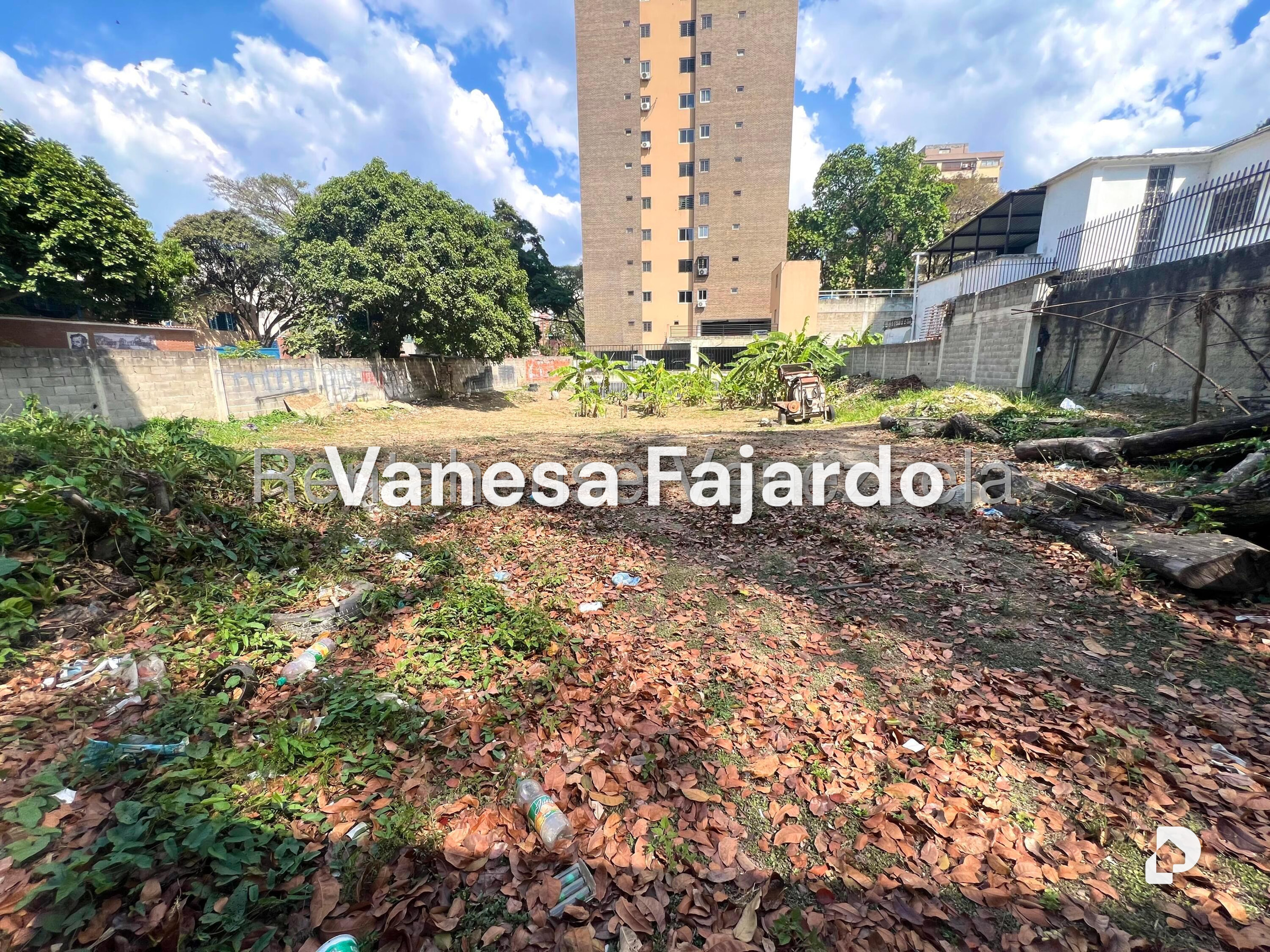 Terreno en El Paraíso, Caracas – 1