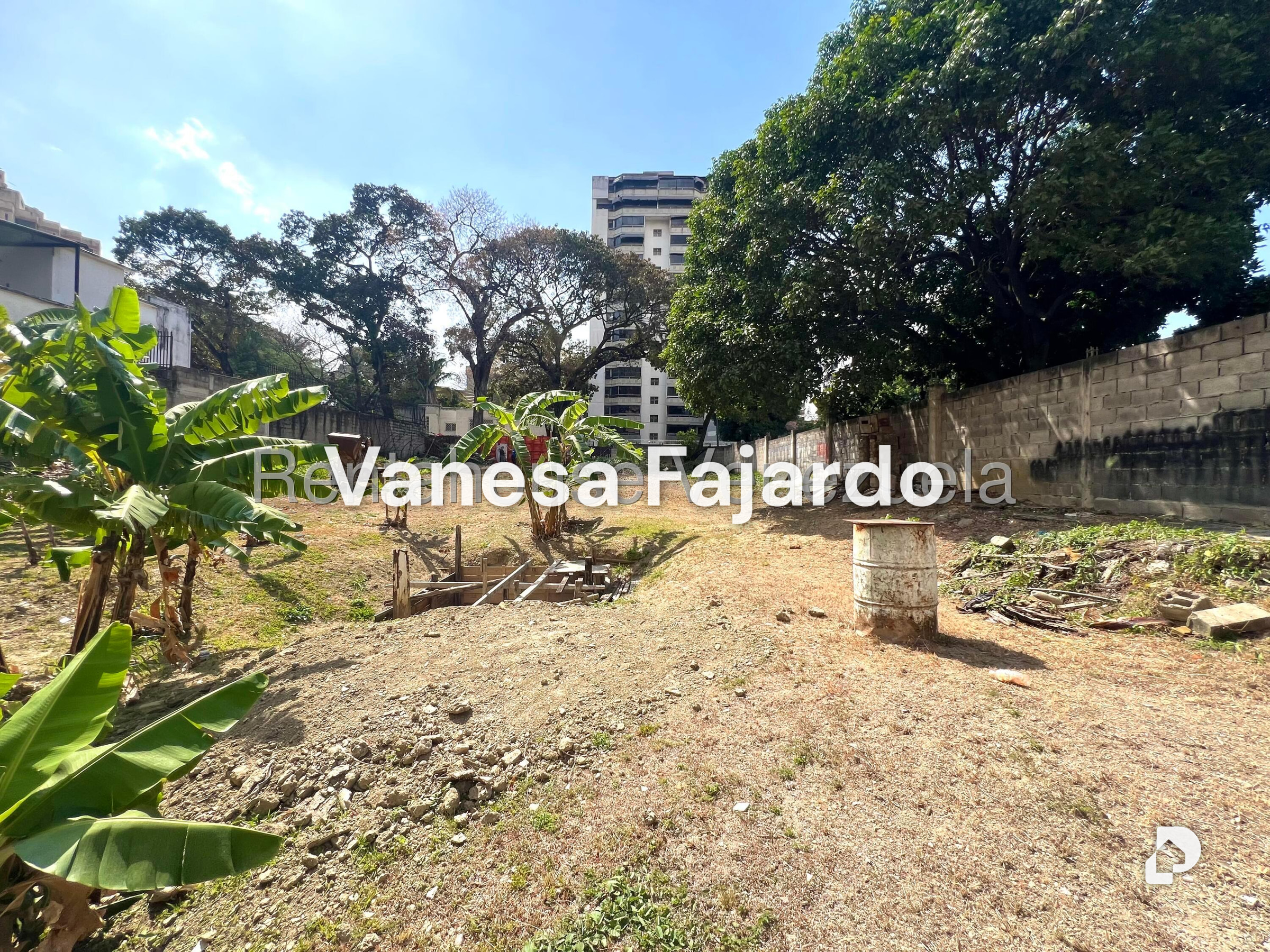Terreno en El Paraíso, Caracas – 17