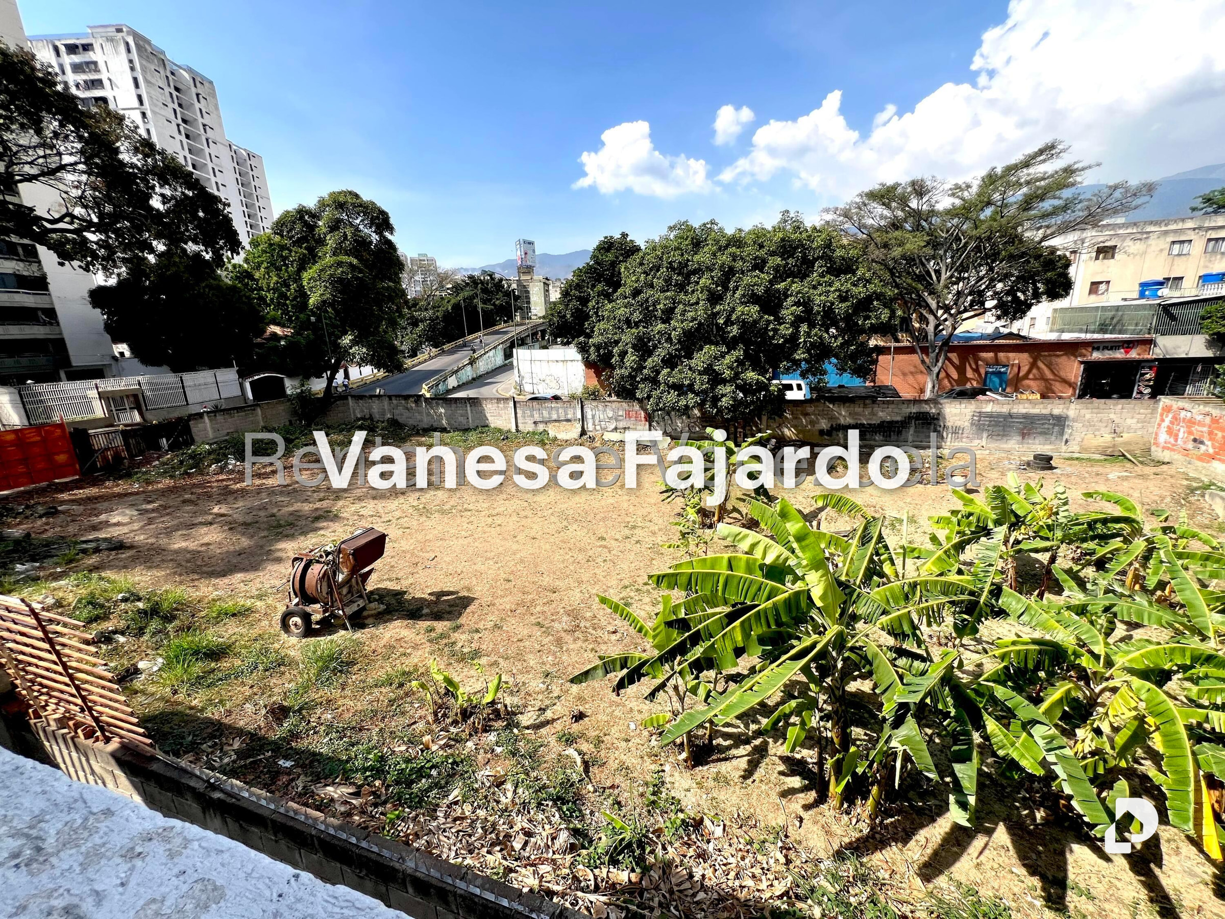 Terreno en El Paraíso, Caracas – 15