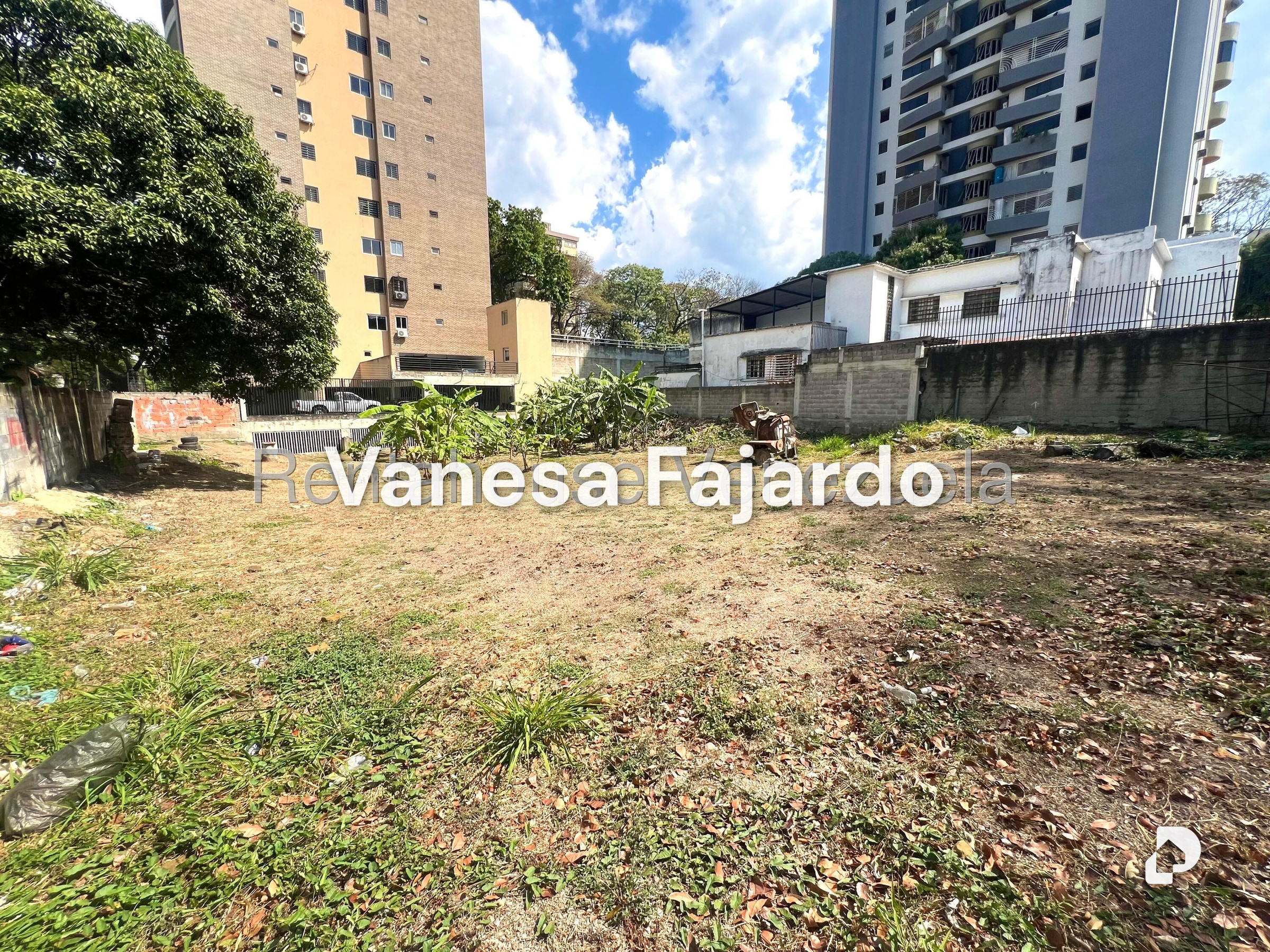 Terreno en El Paraíso, Caracas – 3