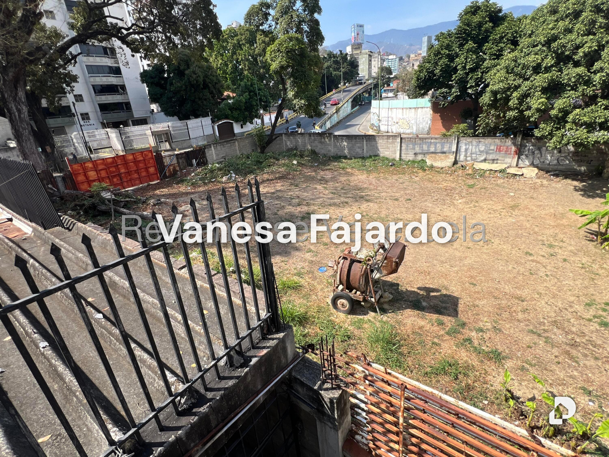 Terreno en El Paraíso, Caracas – 21