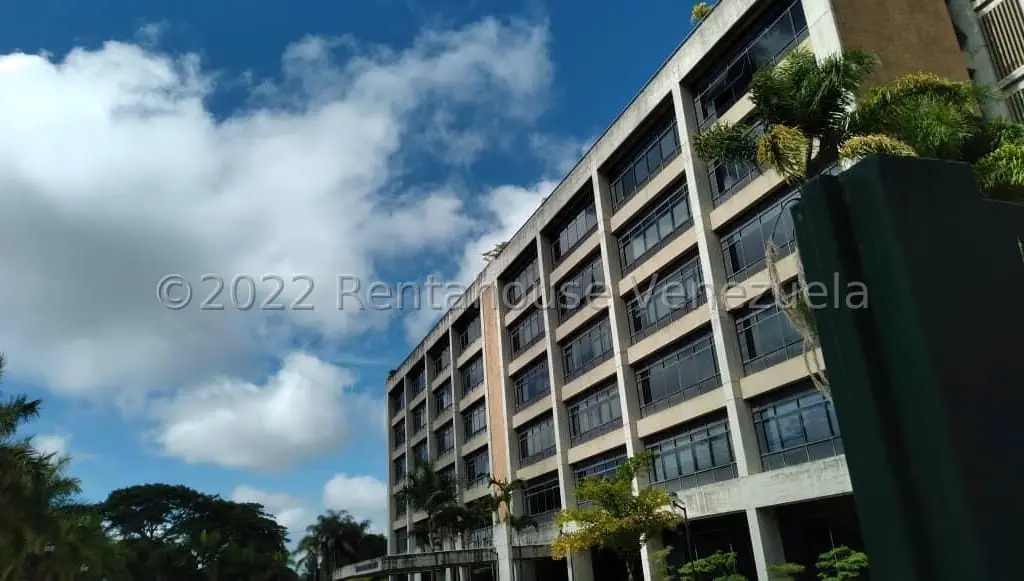 Office in La Lagunita Country Club, Caracas - 1