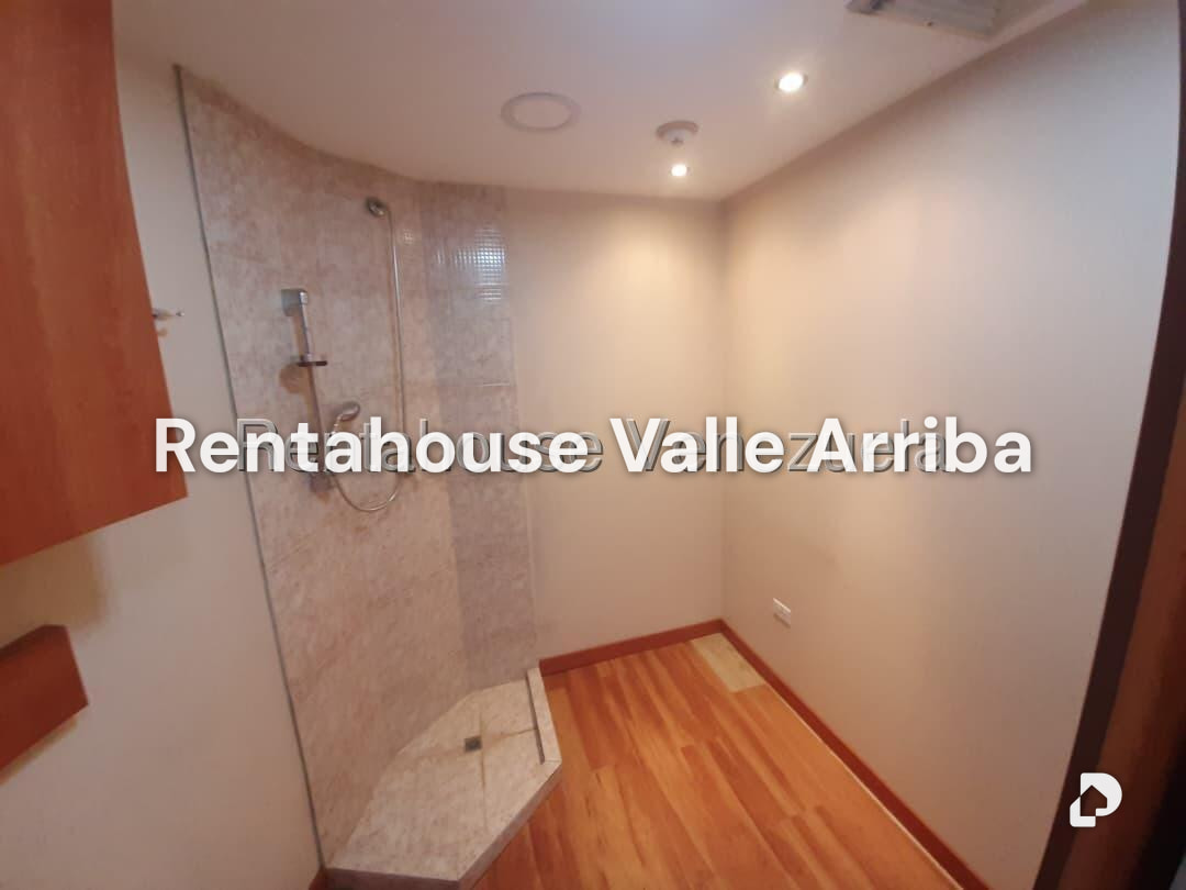 Commercial space in Los Palos Grandes, Caracas – 12