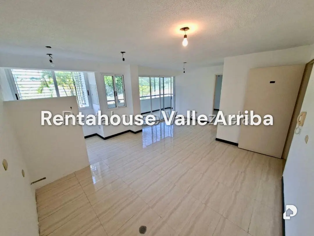 Apartamento en Bosques de La Lagunita, Caracas – 2